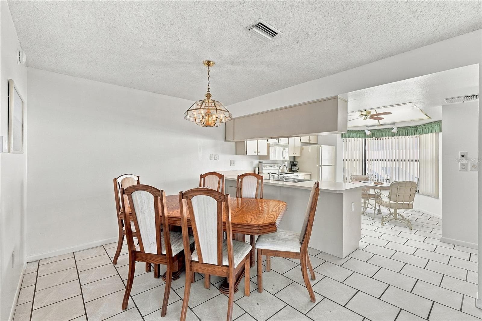 Condominium at 3422 LORI LN #3422, NEW PORT RICHEY, photo 10 of 38