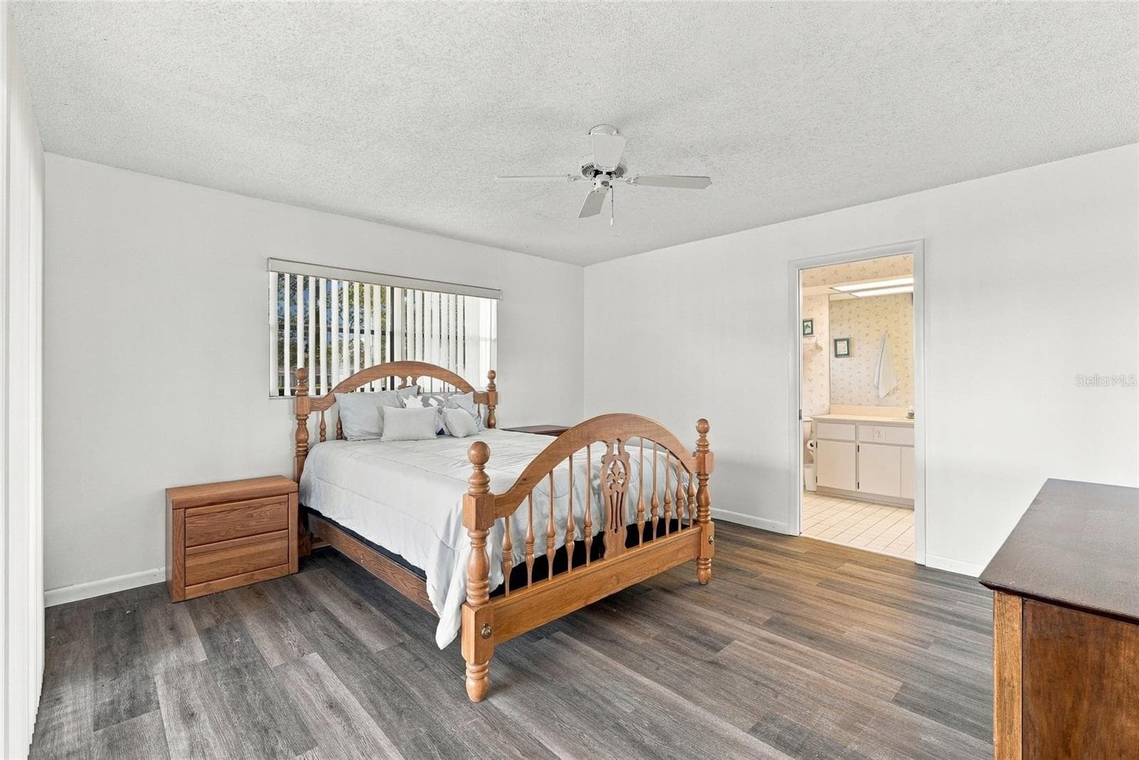 Condominium at 3422 LORI LN #3422, NEW PORT RICHEY, photo 16 of 38