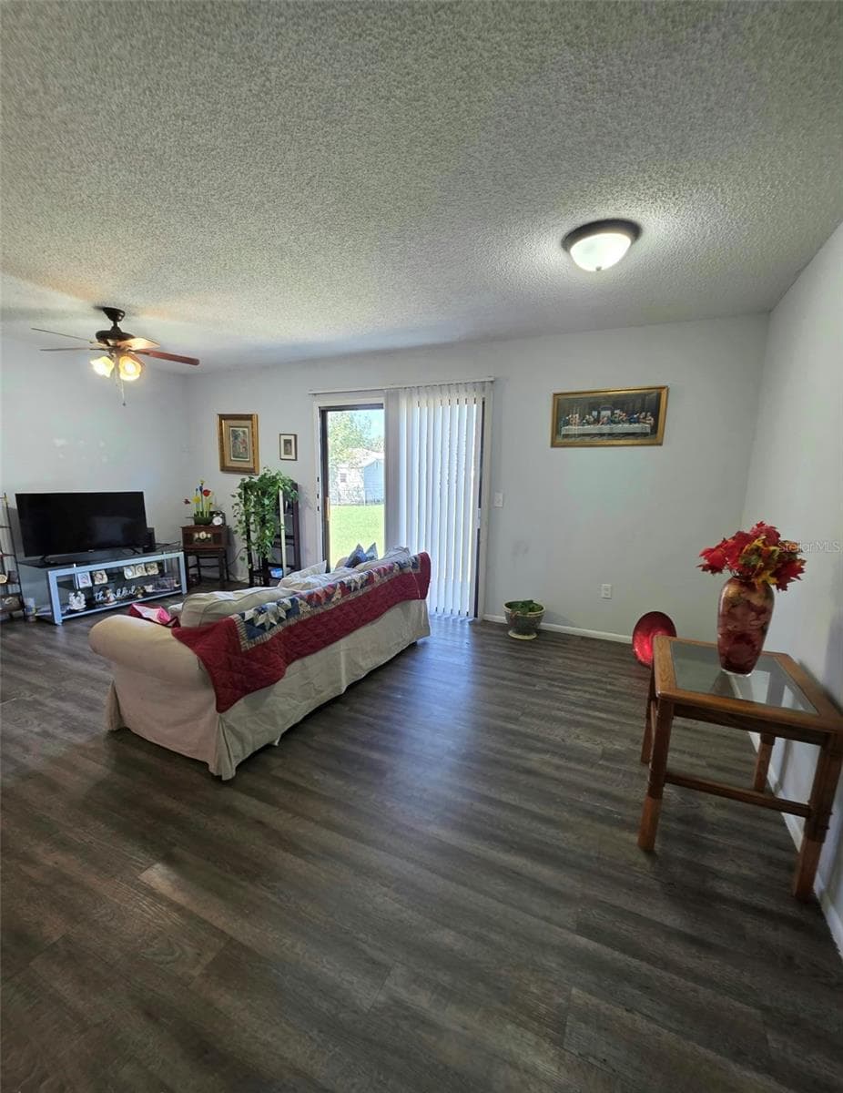 Living room - 319 OAK TRACK PASS, OCALA
