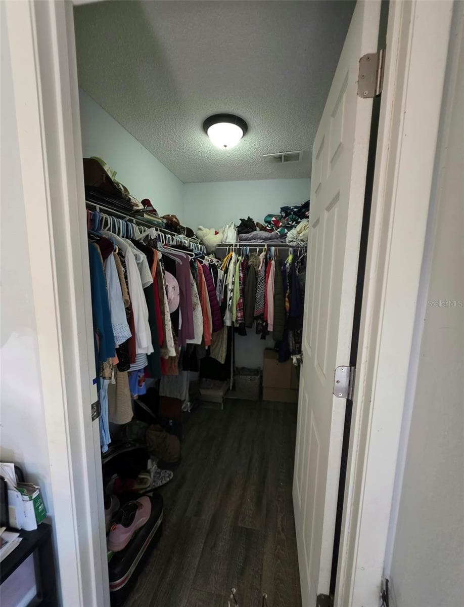 Walking closet Bed 1 - 319 OAK TRACK PASS, OCALA