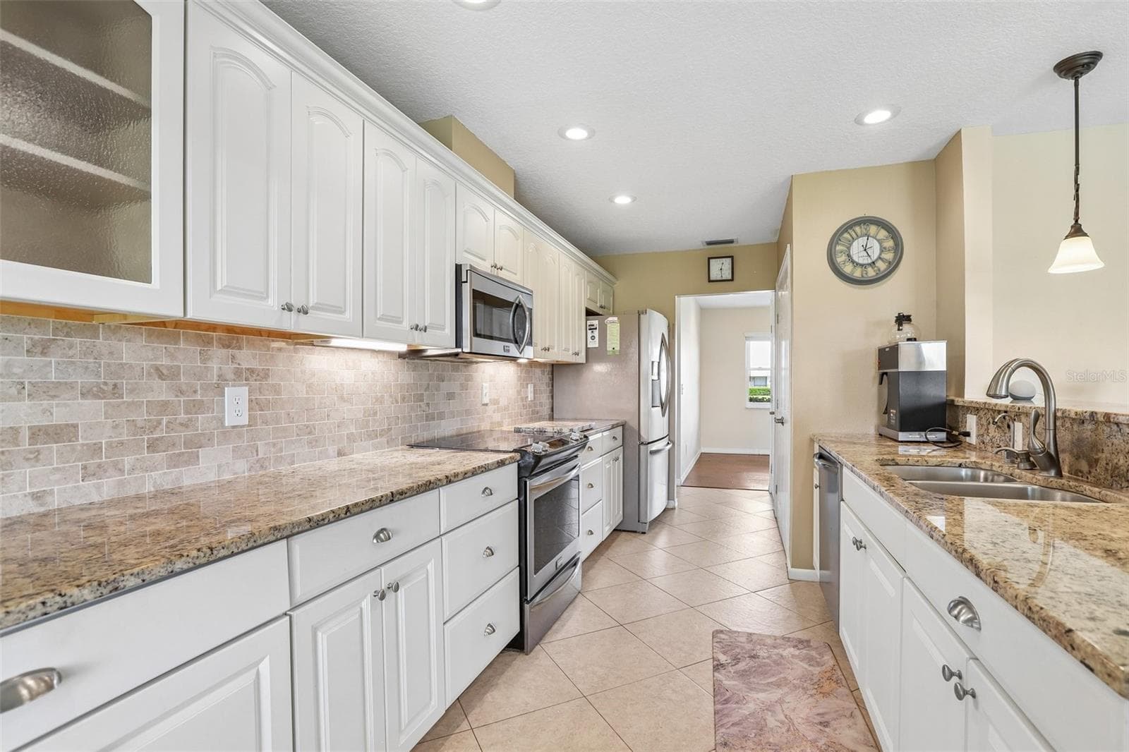 Single Family Residence at 1806 PINEAPPLE PALM CT, SUN CITY CENTER, photo 12 of 43