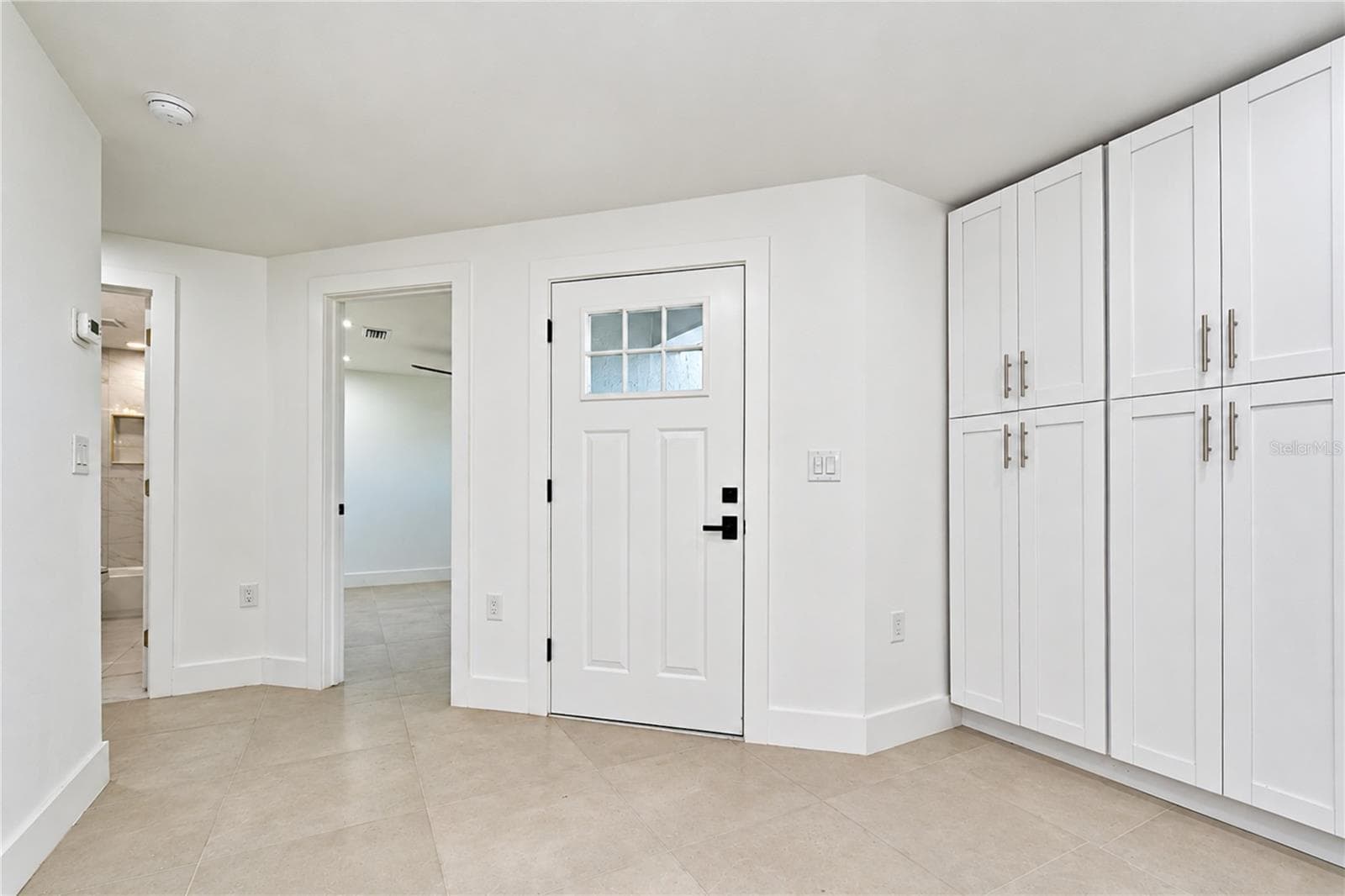 Single Family Residence at 404 LAKEVIEW DR, OLDSMAR, photo 12 of 56