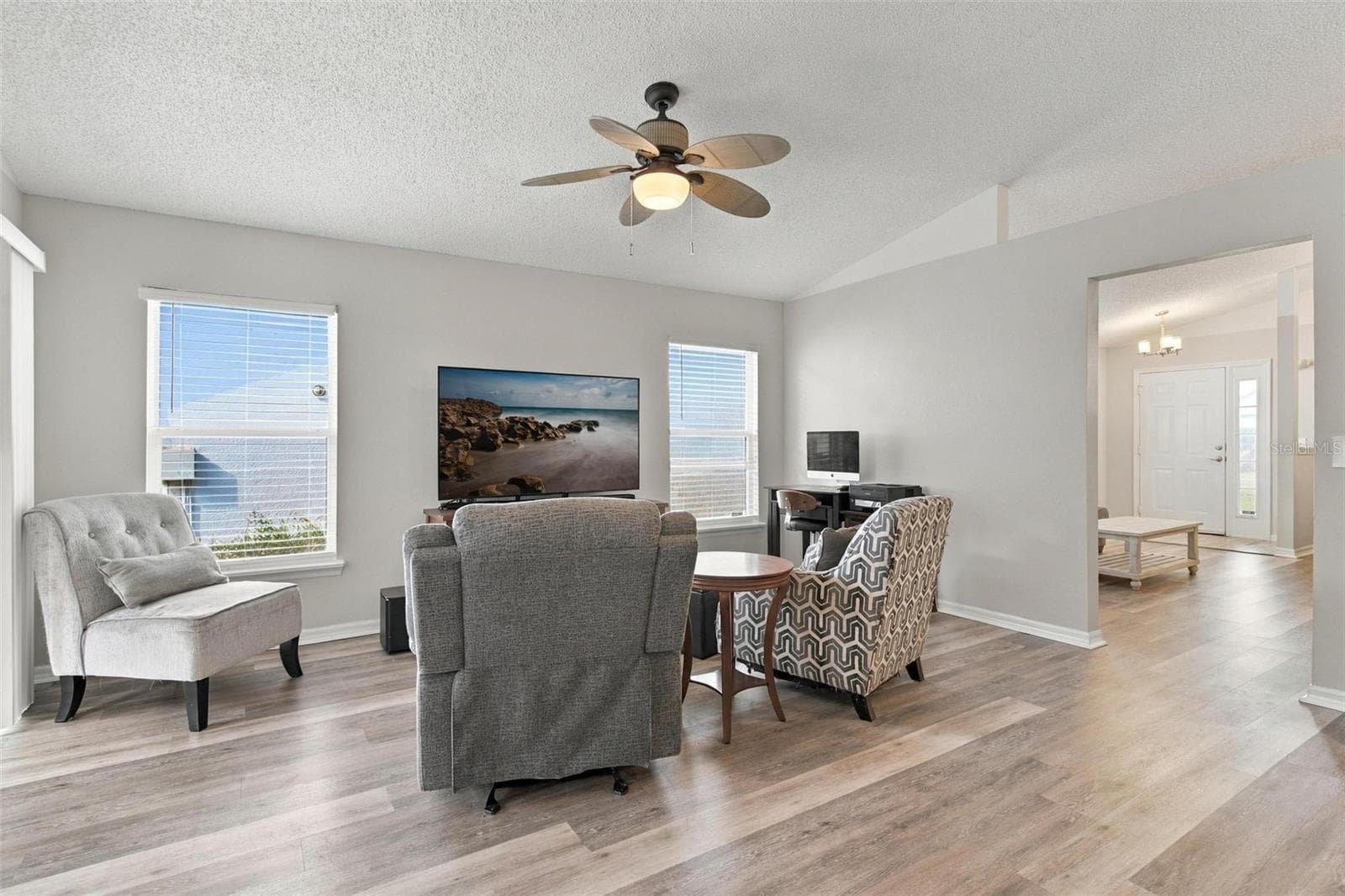 Family Room - 945 CLEAR CREEK CIR, CLERMONT