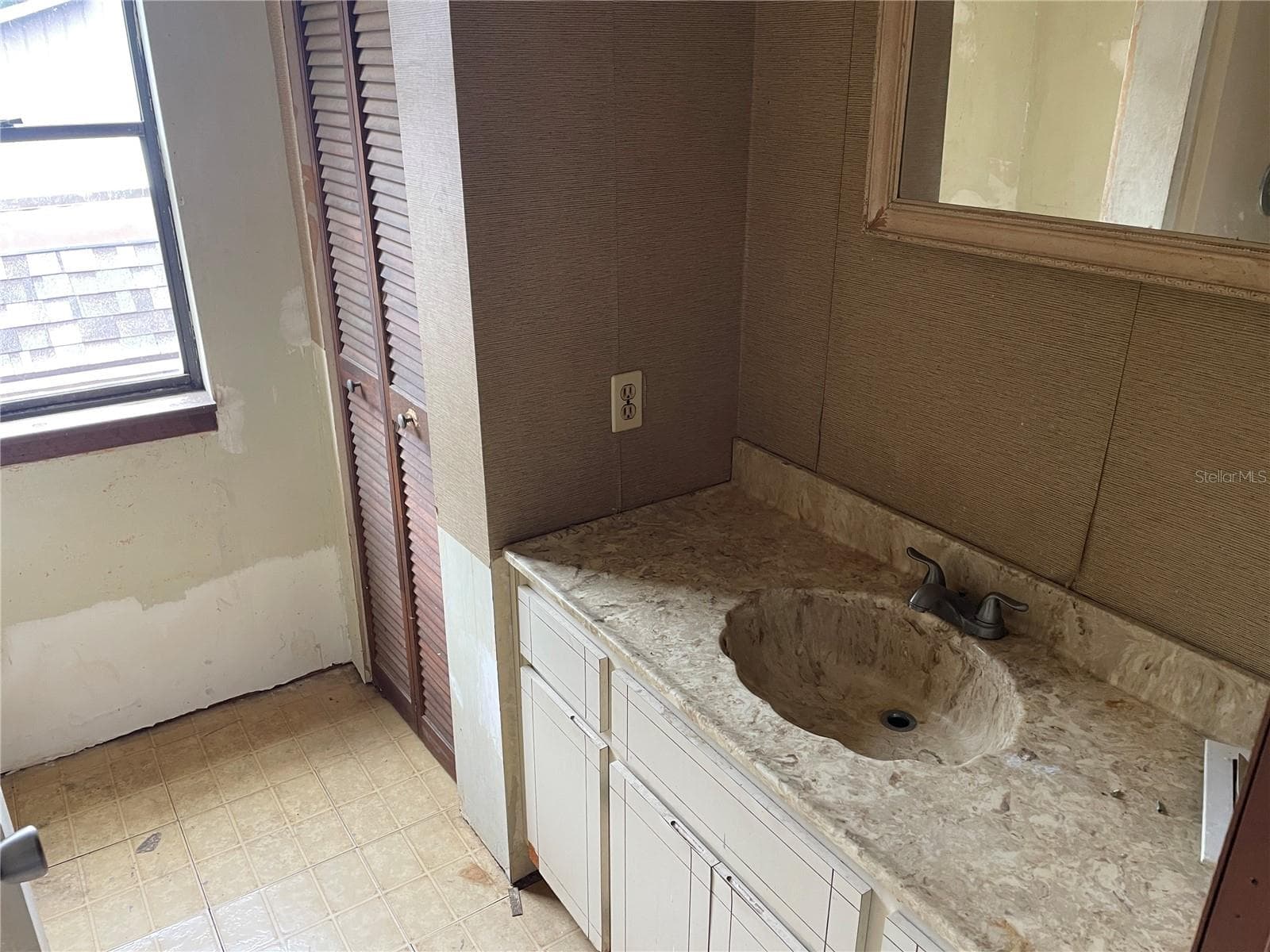 Single Family Residence at 2016 LIME TREE DR, EDGEWATER, photo 21 of 28