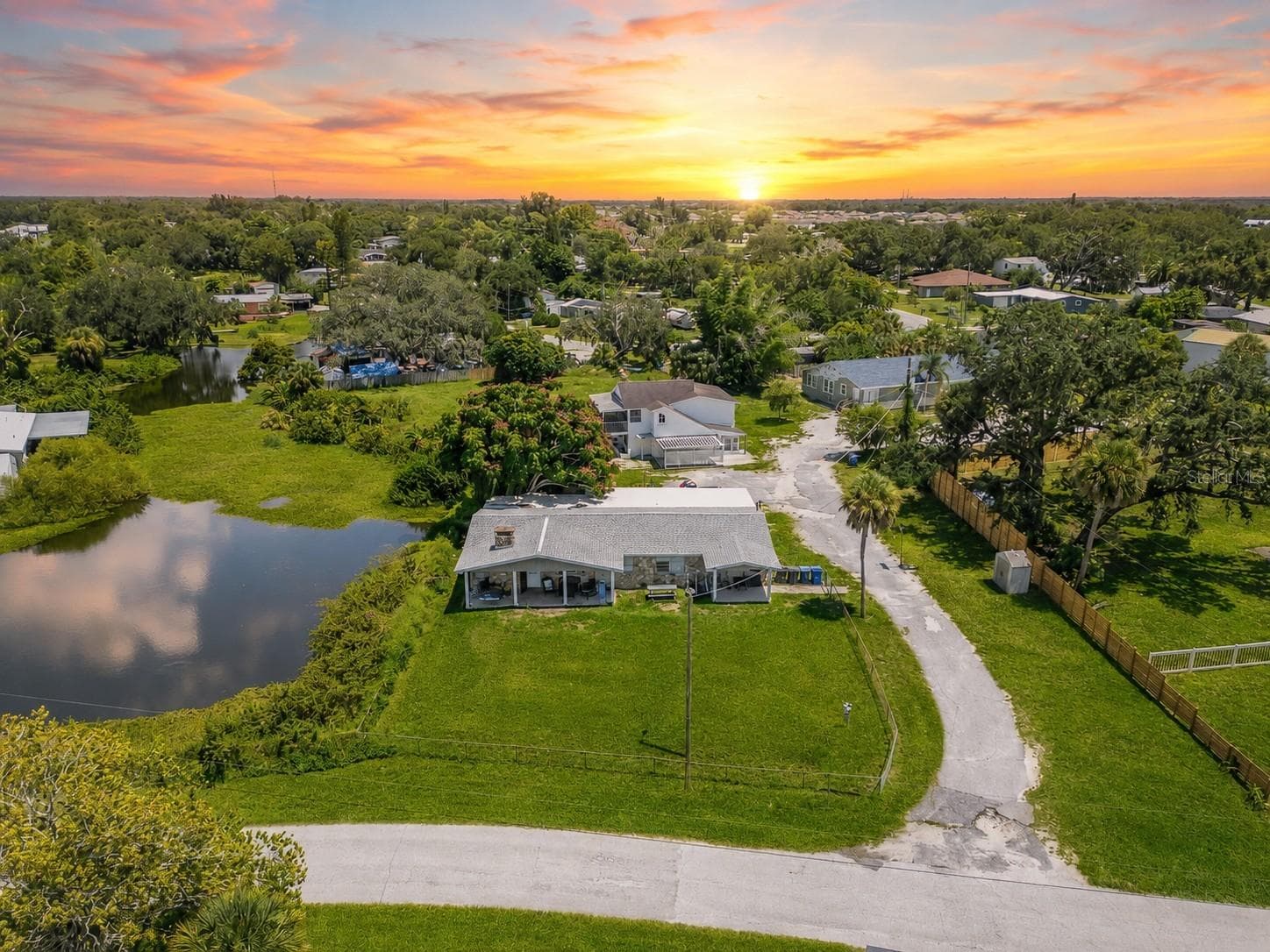 Single Family Residence at 701 FISH LIPS LN, RUSKIN, photo 2 of 79