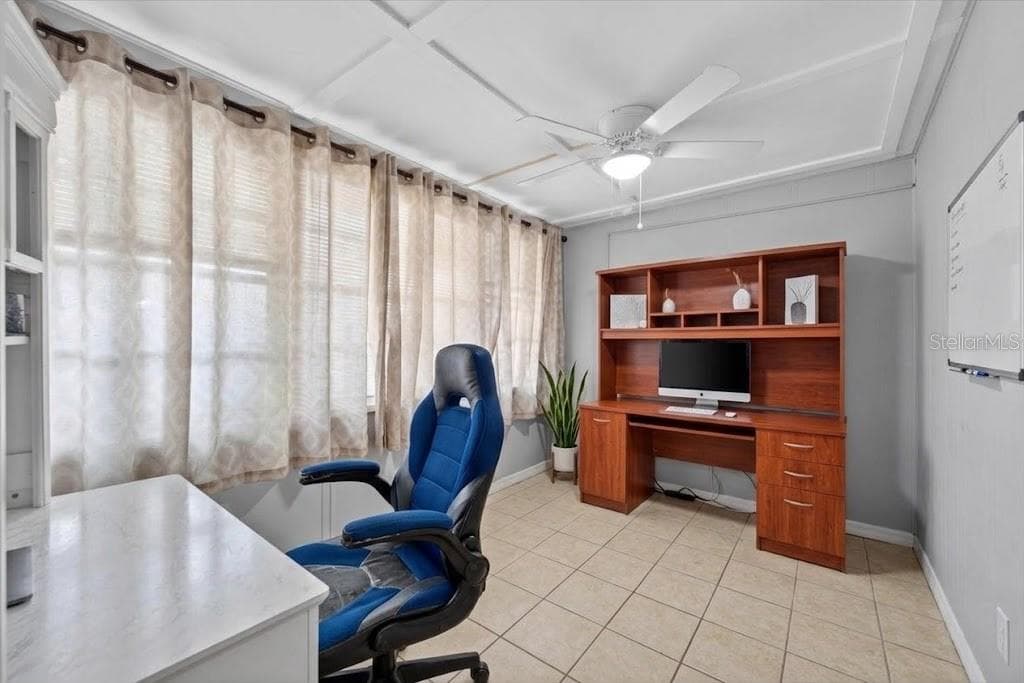 713 office - 701 FISH LIPS LN, RUSKIN