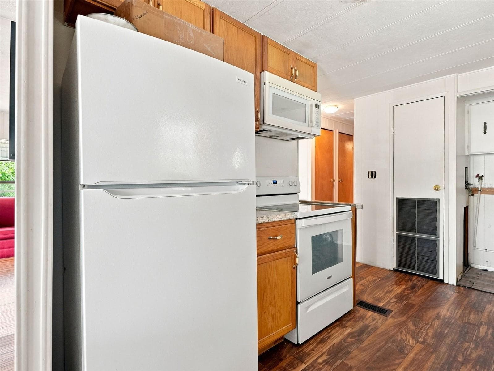 Mobile Home at 13139 HICKS RD, HUDSON, photo 8 of 36