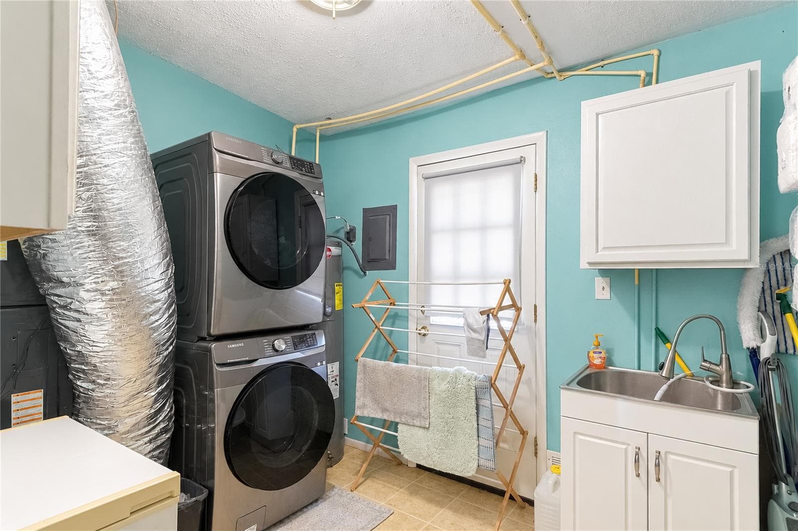Laundry main house - 9551 NW COUNTY ROAD 345, CHIEFLAND