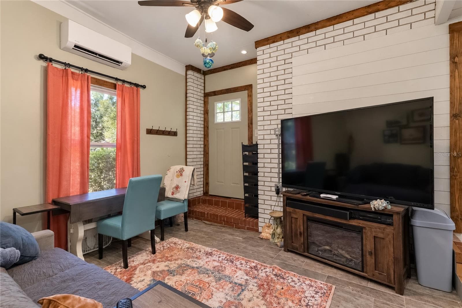 Mother n law suite living room - 9551 NW COUNTY ROAD 345, CHIEFLAND
