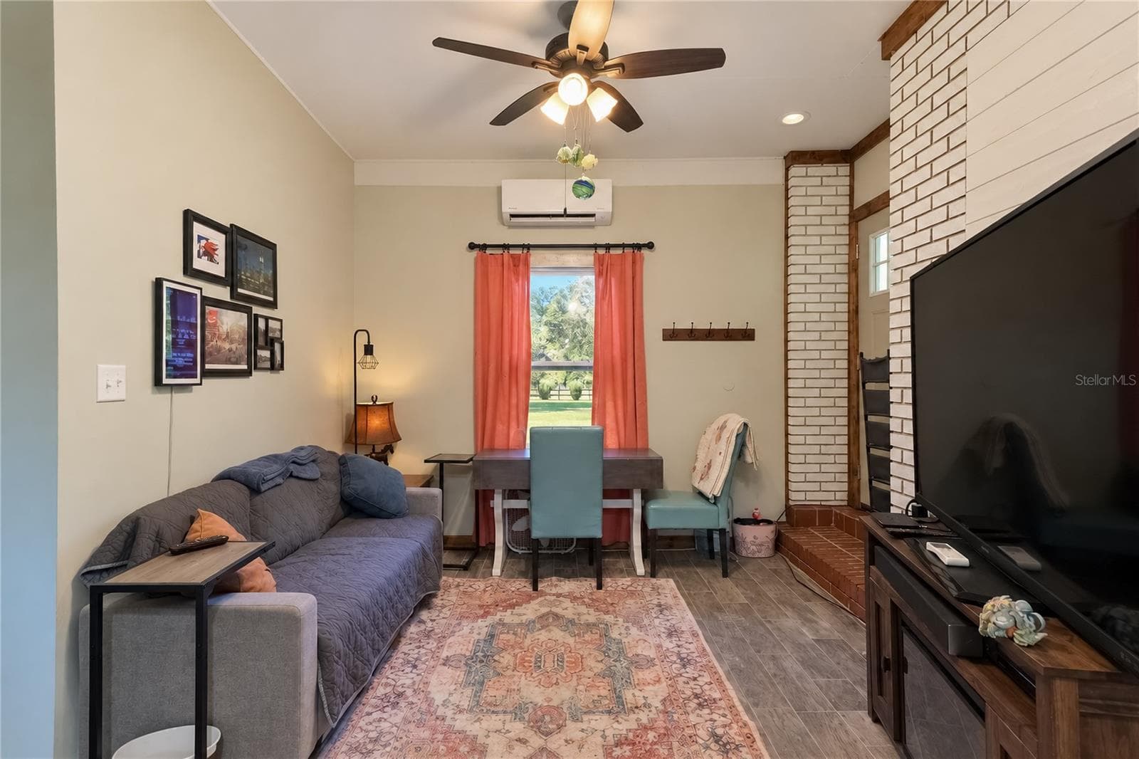 Mother n law suite living room - 9551 NW COUNTY ROAD 345, CHIEFLAND