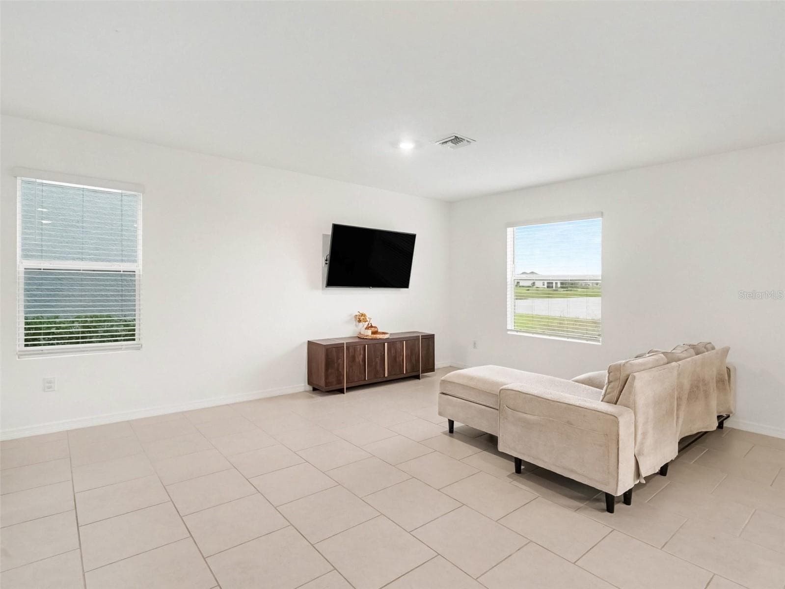 Single Family Residence at 3805 AMBERSWEET XING, PARRISH, photo 7 of 36