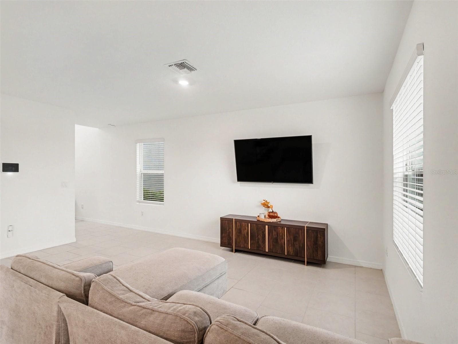 Single Family Residence at 3805 AMBERSWEET XING, PARRISH, photo 8 of 36