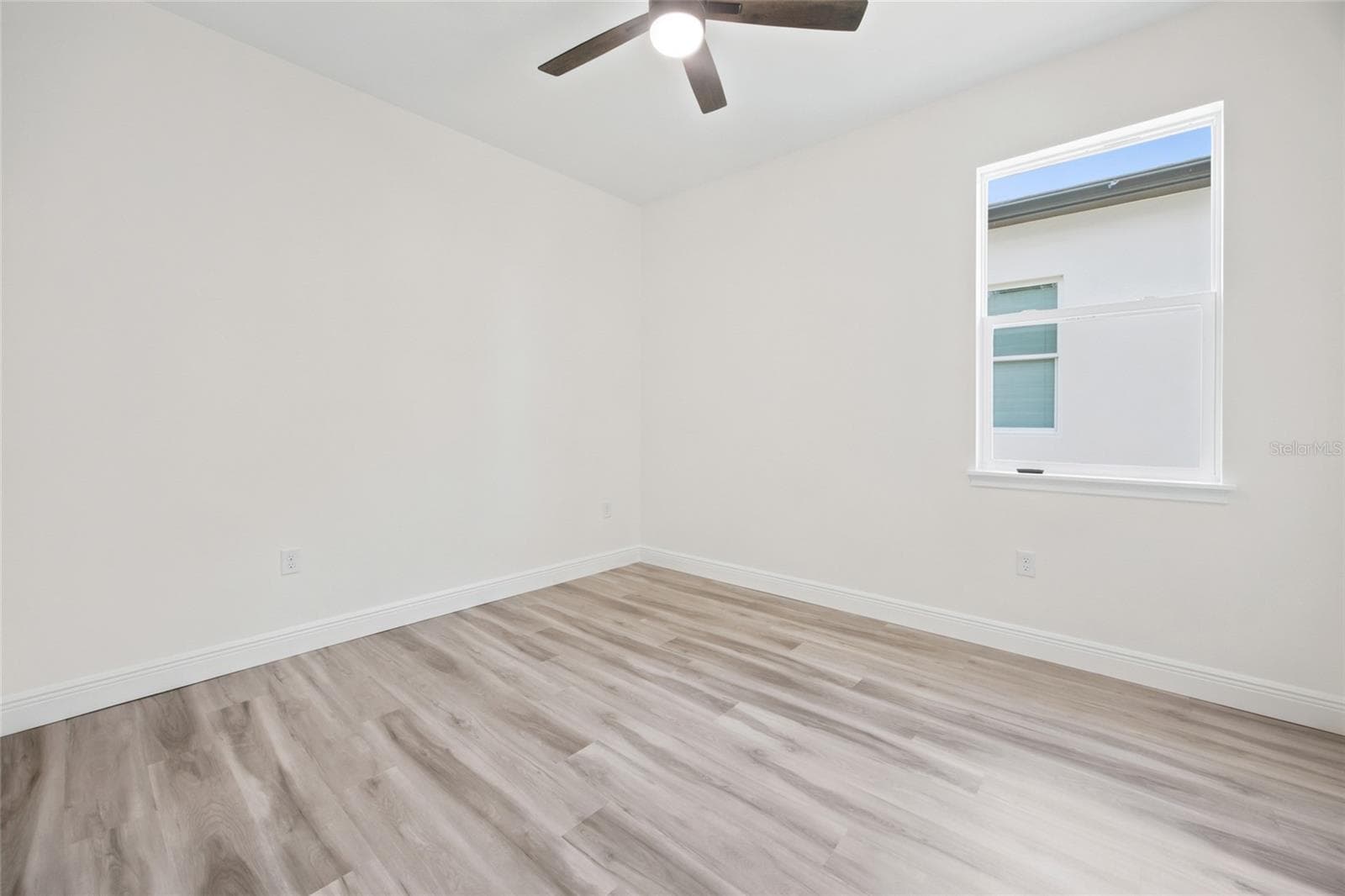 Single Family Residence at 62 ORANGE BLOSSOM DR, EUSTIS, photo 16 of 36