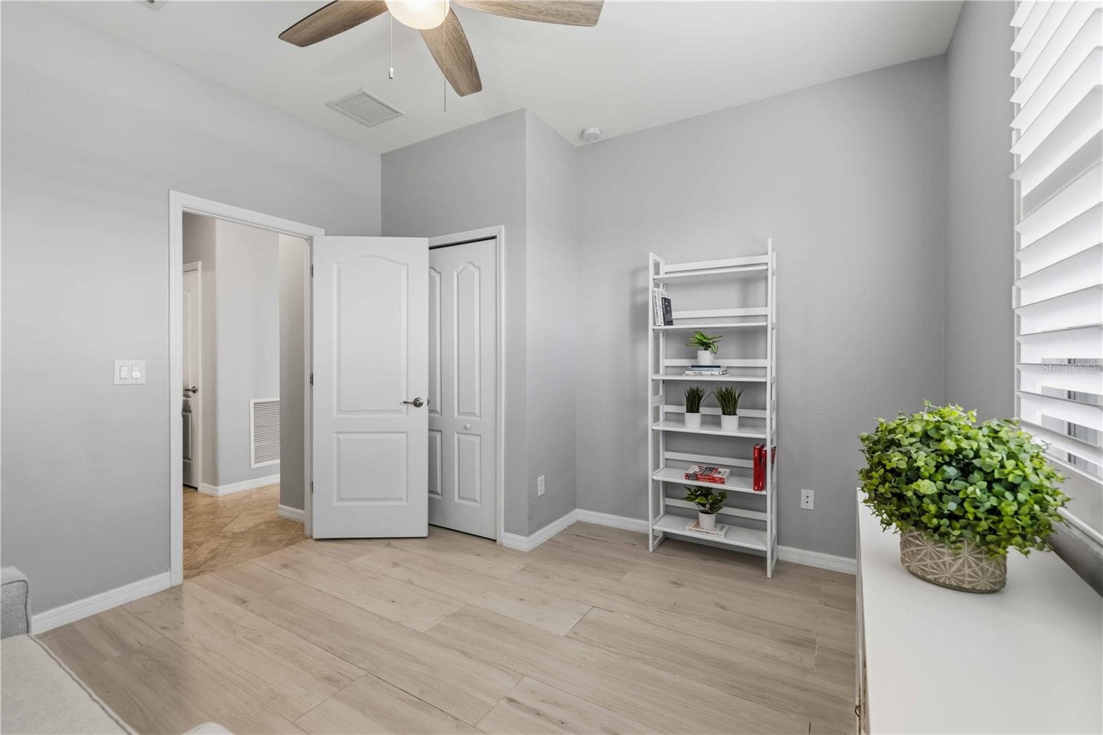 Single Family Residence at 4523 BALTRY CT, BRADENTON, photo 7 of 48