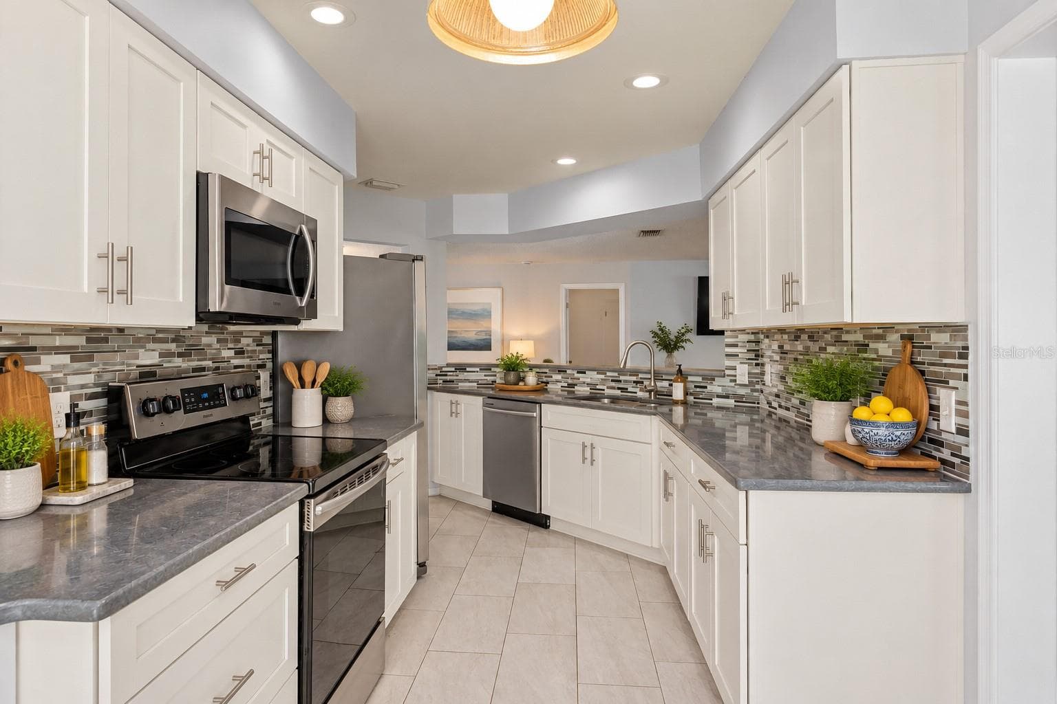 Single Family Residence at 3644 N LAURELWOOD LOOP, BEVERLY HILLS, photo 42 of 115