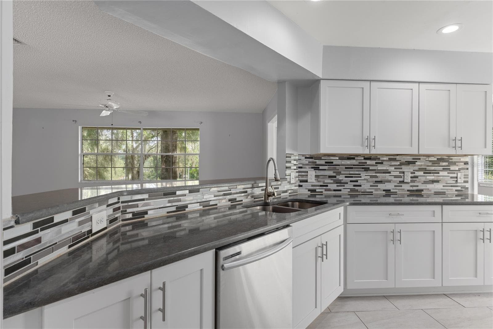 Single Family Residence at 3644 N LAURELWOOD LOOP, BEVERLY HILLS, photo 46 of 115