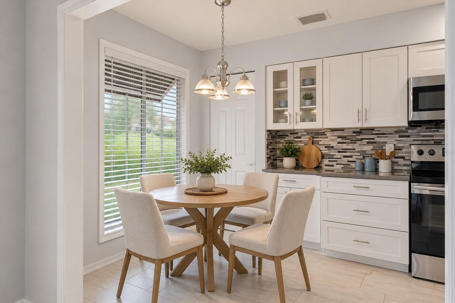 Single Family Residence at 3644 N LAURELWOOD LOOP, BEVERLY HILLS, photo 50 of 115