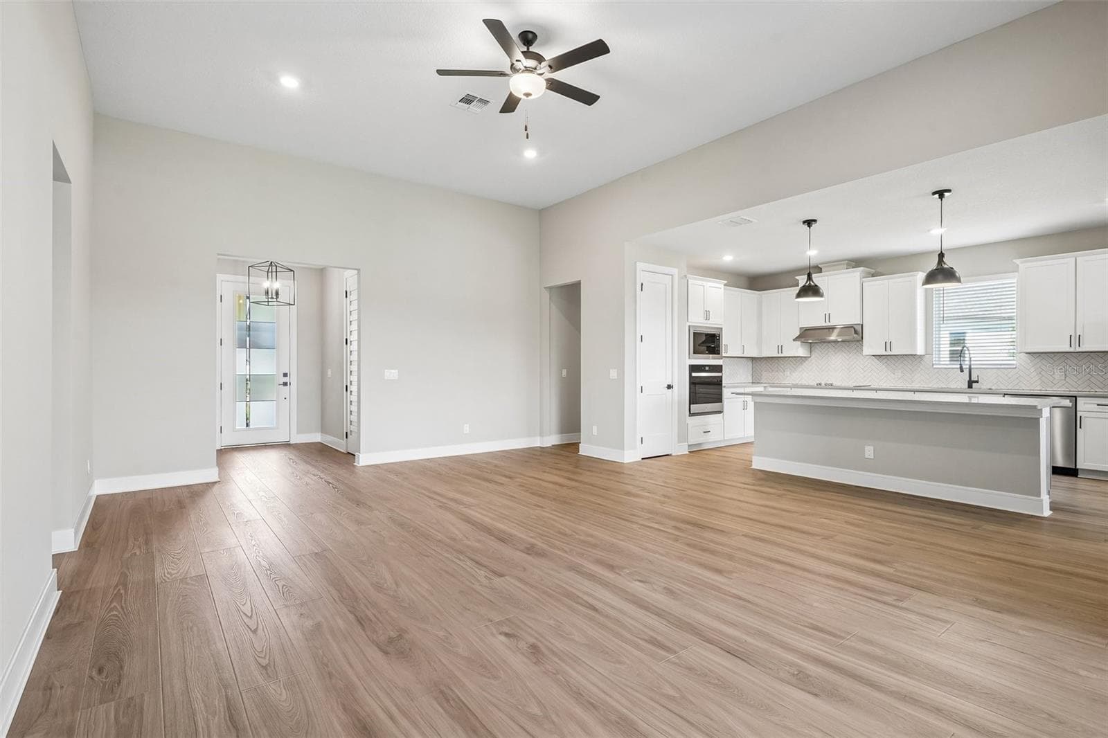 Single Family Residence at 36794 SUNDOWNER TRL, FRUITLAND PARK, photo 7 of 27