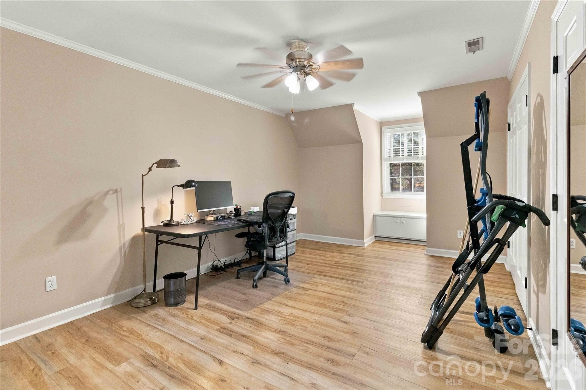 Single Family Residence at 1247 Trailstream Drive, Lancaster, photo 27 of 43