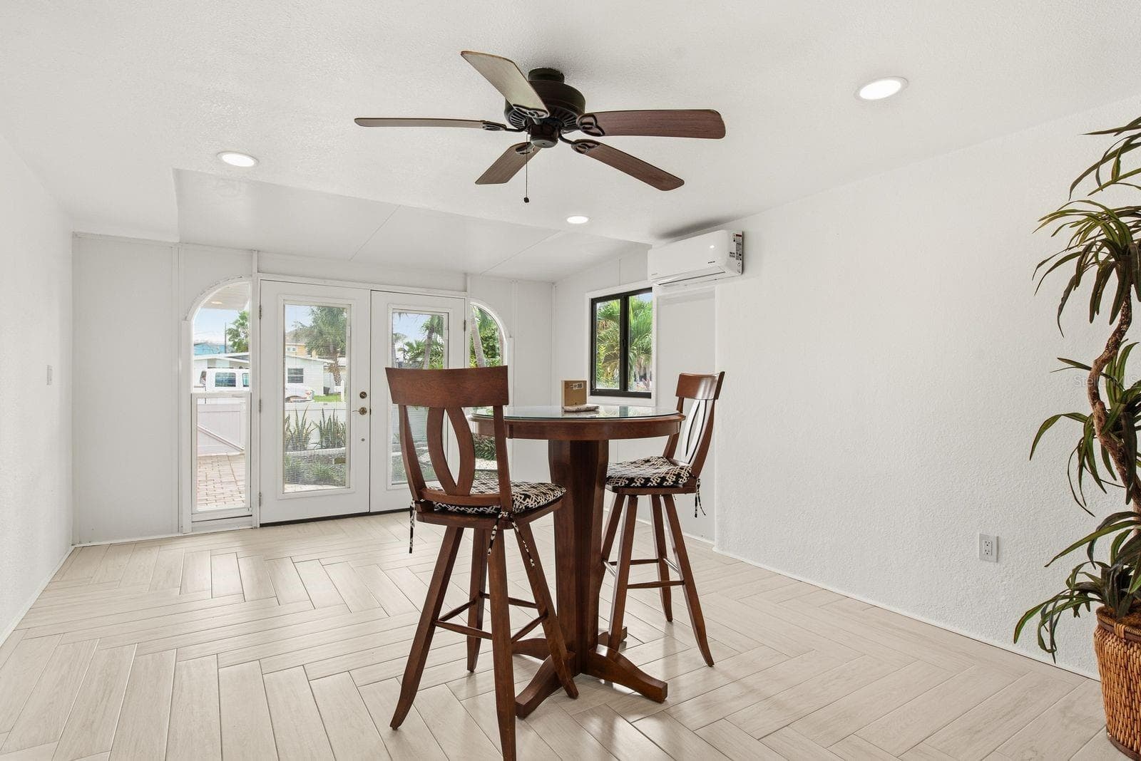 Single Family Residence at 14223 E PARSLEY DR, MADEIRA BEACH, photo 22 of 70