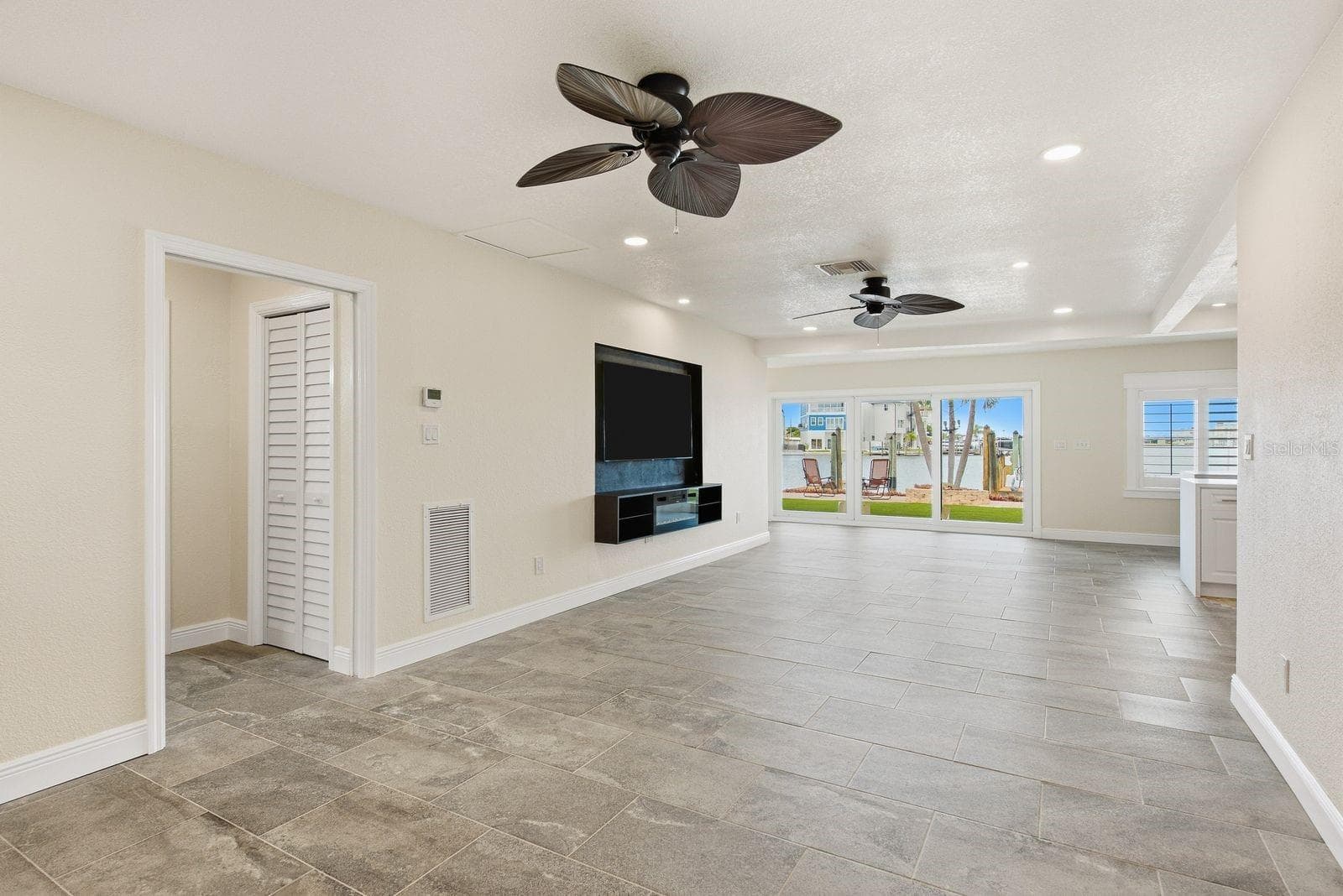 Single Family Residence at 14223 E PARSLEY DR, MADEIRA BEACH, photo 23 of 70