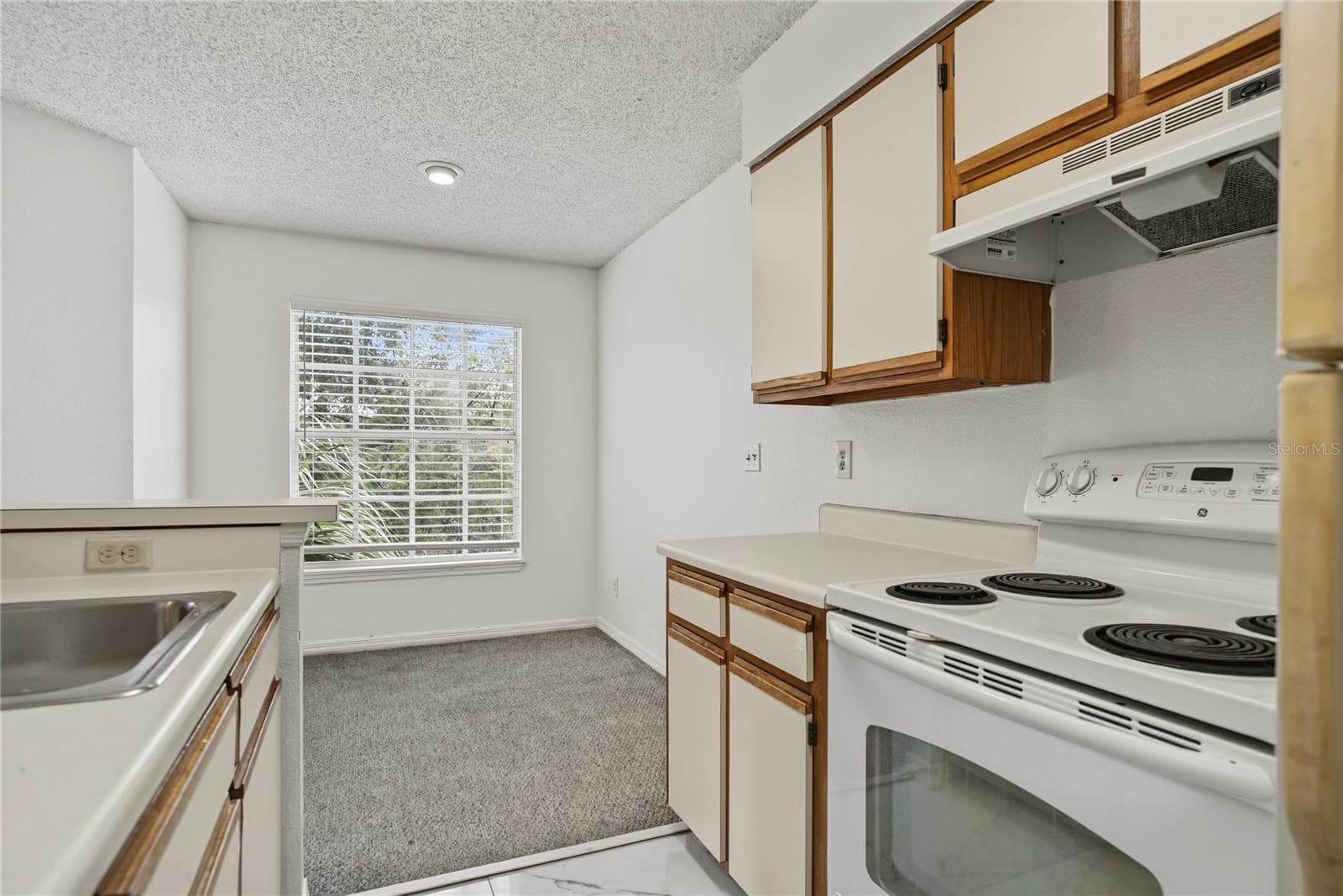 Condominium at 1079 S HIAWASSEE RD #1136, ORLANDO, photo 8 of 24