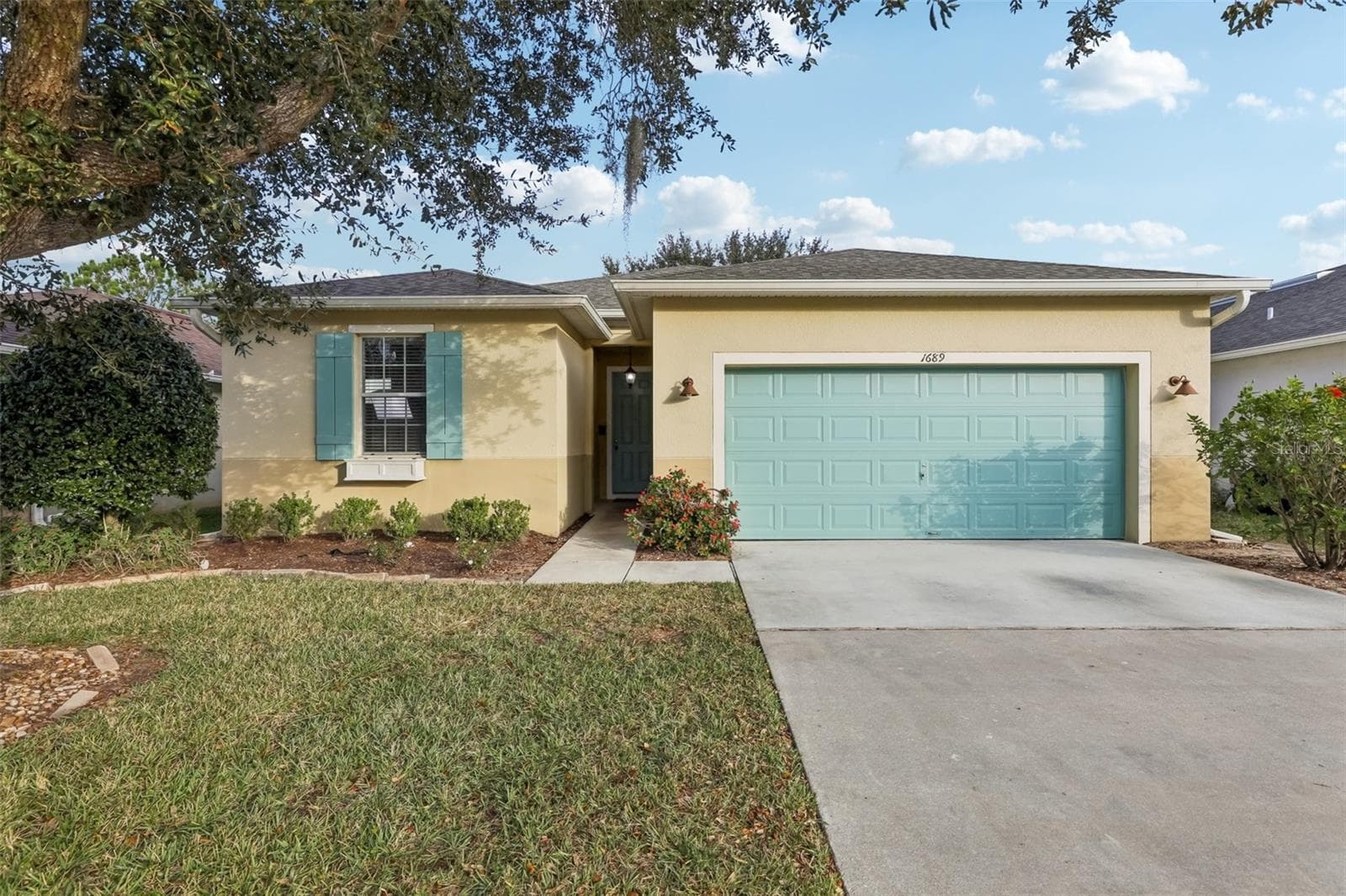 1689 STRATHMORE CIR