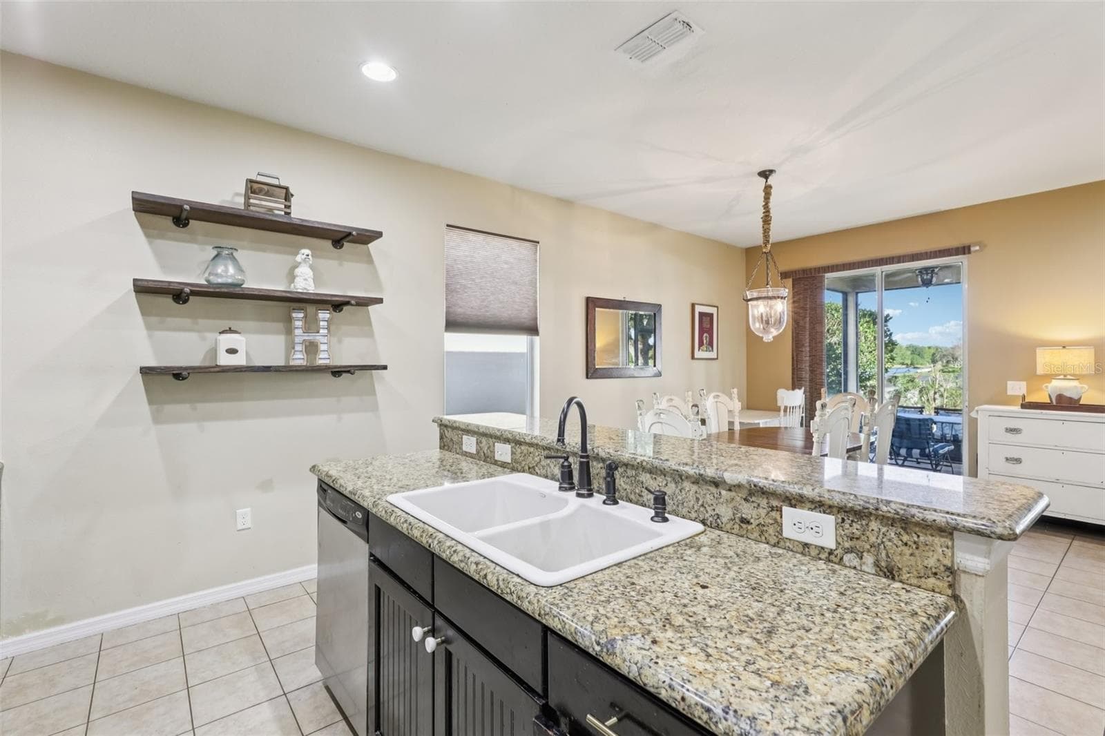 Single Family Residence at 1689 STRATHMORE CIR, MOUNT DORA, photo 8 of 37