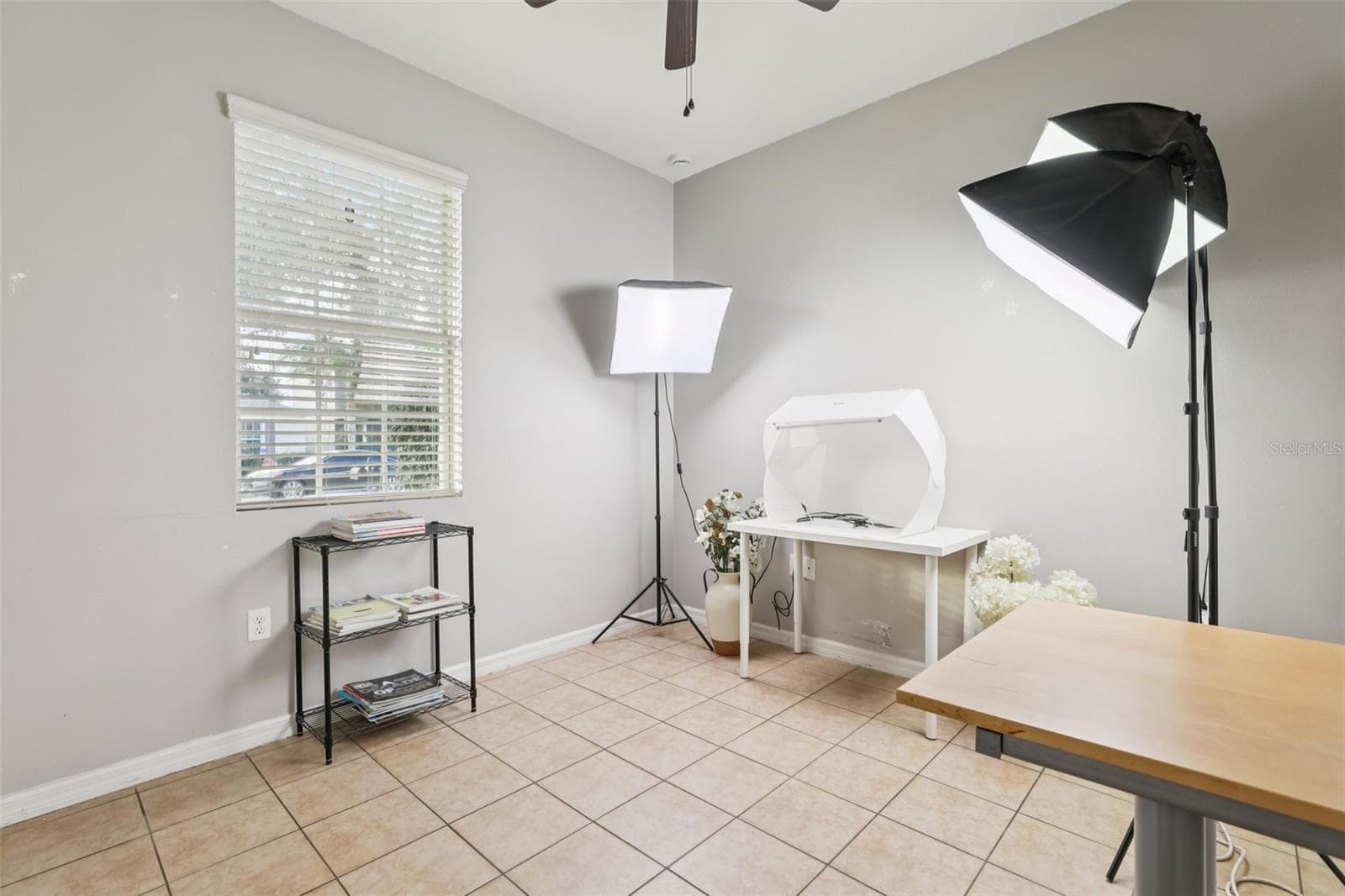 Single Family Residence at 1689 STRATHMORE CIR, MOUNT DORA, photo 27 of 37