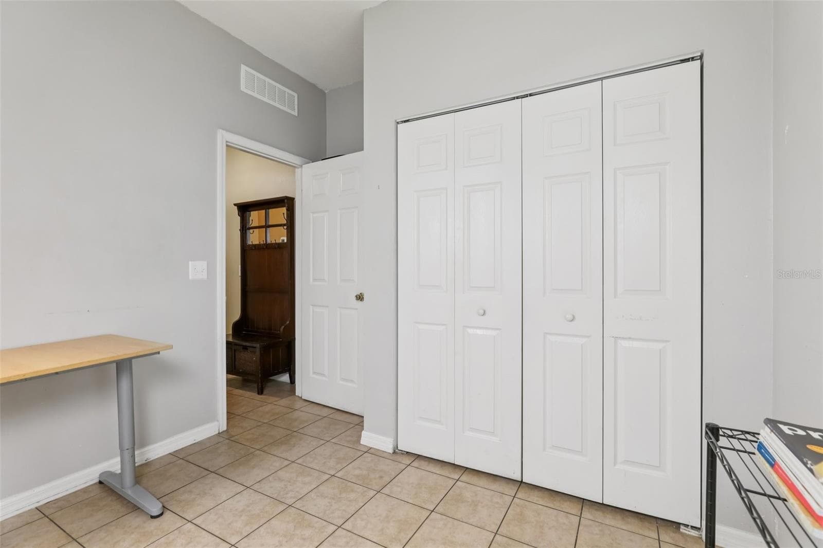 Single Family Residence at 1689 STRATHMORE CIR, MOUNT DORA, photo 28 of 37