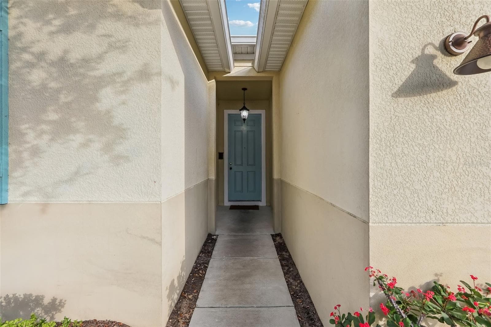 Single Family Residence at 1689 STRATHMORE CIR, MOUNT DORA, photo 36 of 37