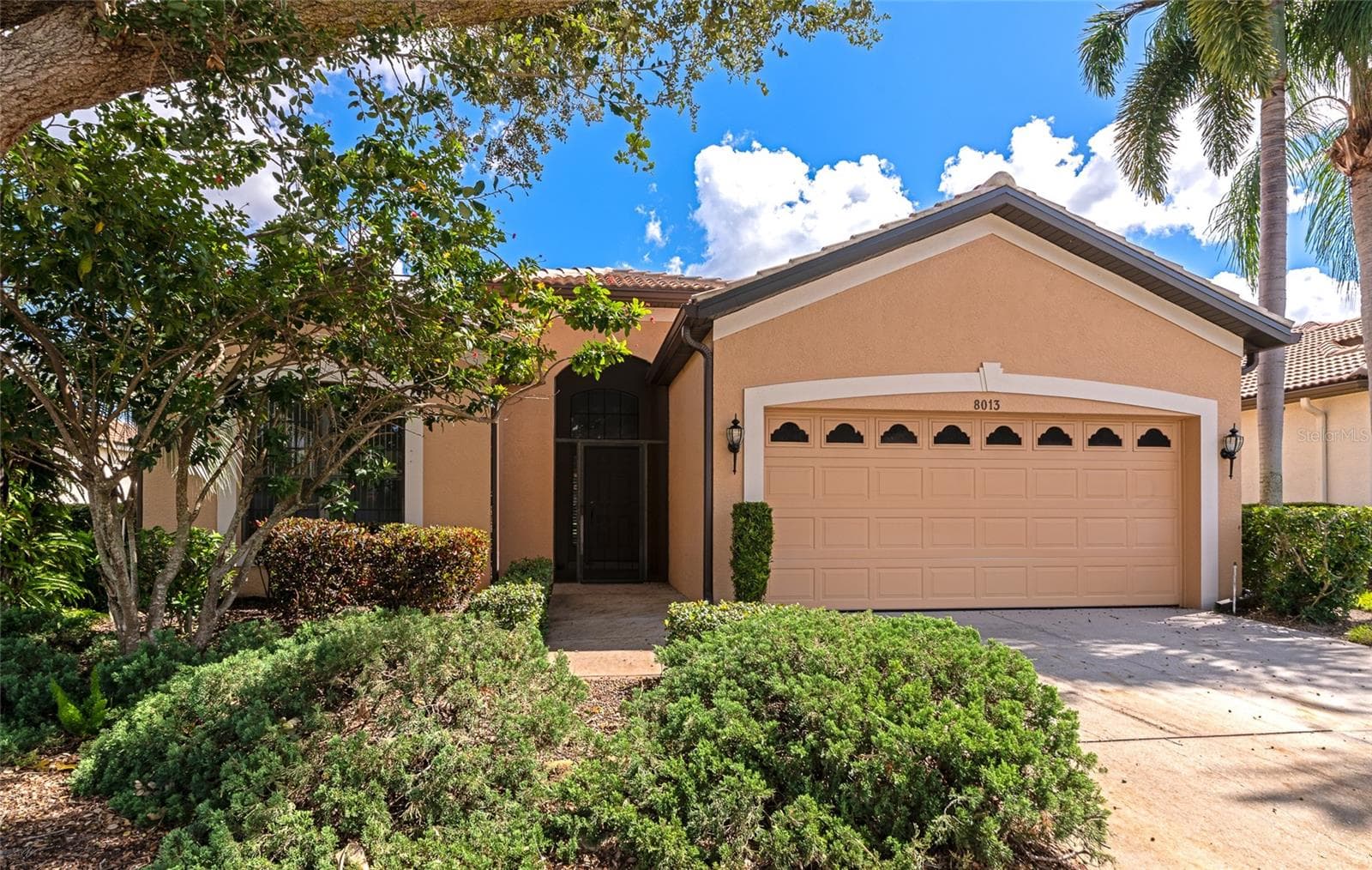 Single Family Residence at 8013 STIRLING FALLS CIR, SARASOTA, photo 4 of 56