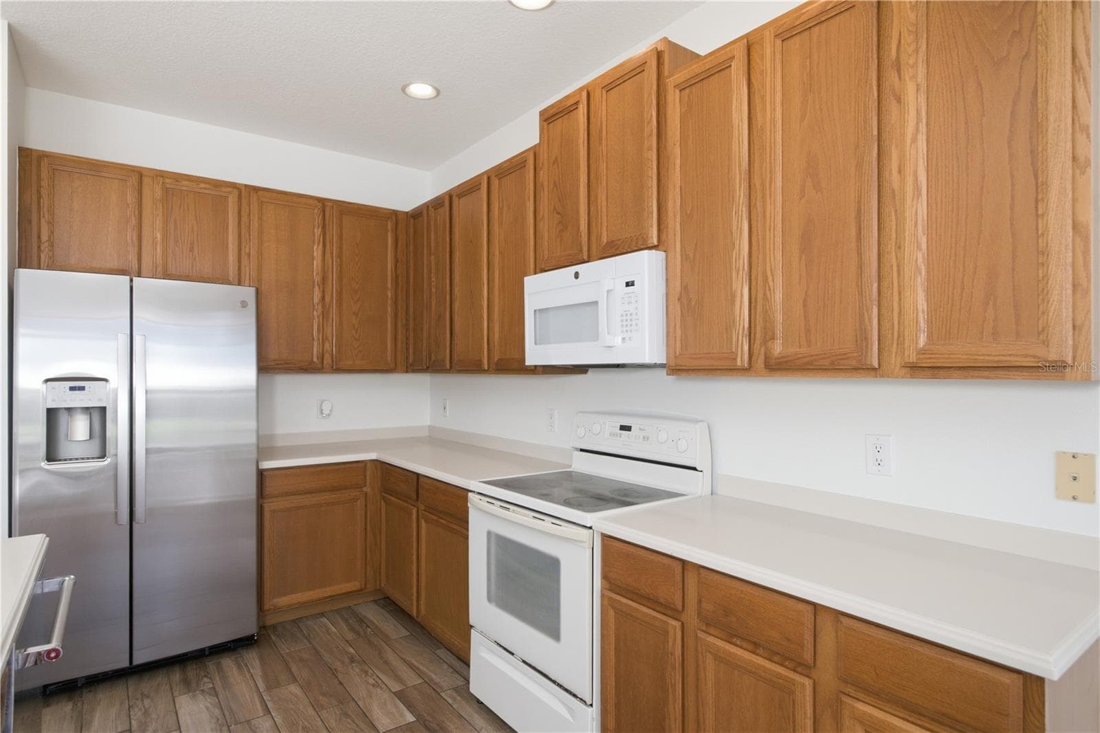 Single Family Residence at 8013 STIRLING FALLS CIR, SARASOTA, photo 11 of 56