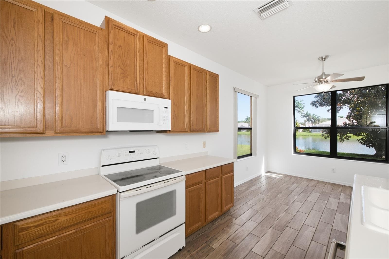 Single Family Residence at 8013 STIRLING FALLS CIR, SARASOTA, photo 12 of 56