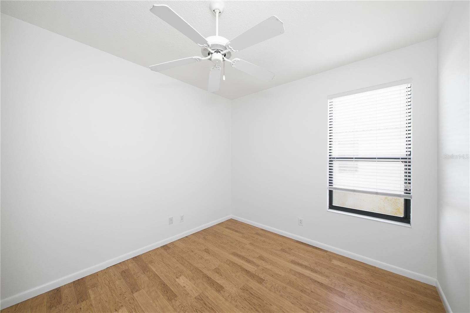 Single Family Residence at 8013 STIRLING FALLS CIR, SARASOTA, photo 23 of 56