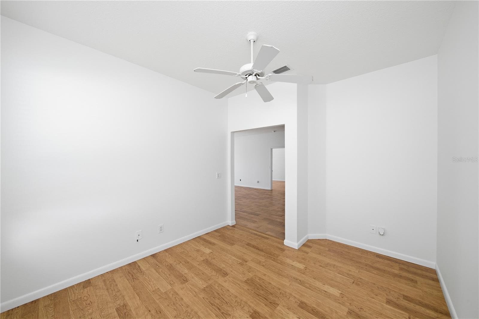 Single Family Residence at 8013 STIRLING FALLS CIR, SARASOTA, photo 24 of 56