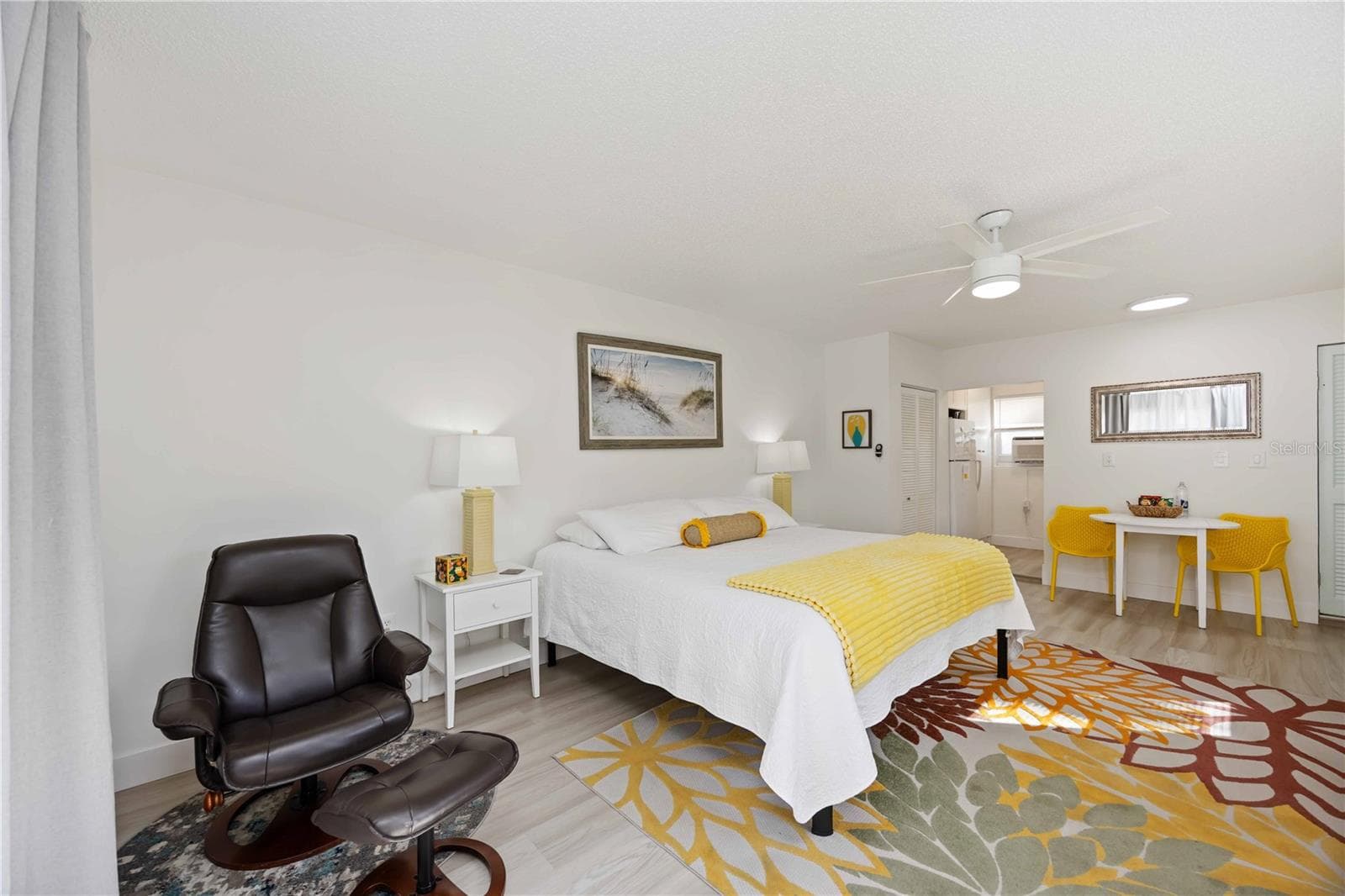 Hotel/Motel at 5075 N BEACH RD #B, ENGLEWOOD, photo 37 of 46