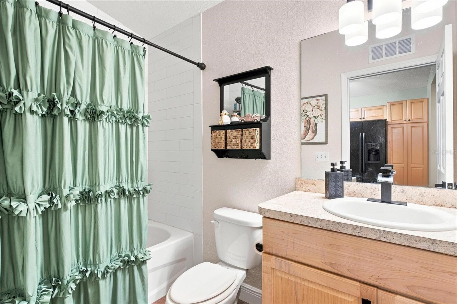 BATH WITH TUB AND SHOWER - 2067 SE 175TH TER, SILVER SPRINGS