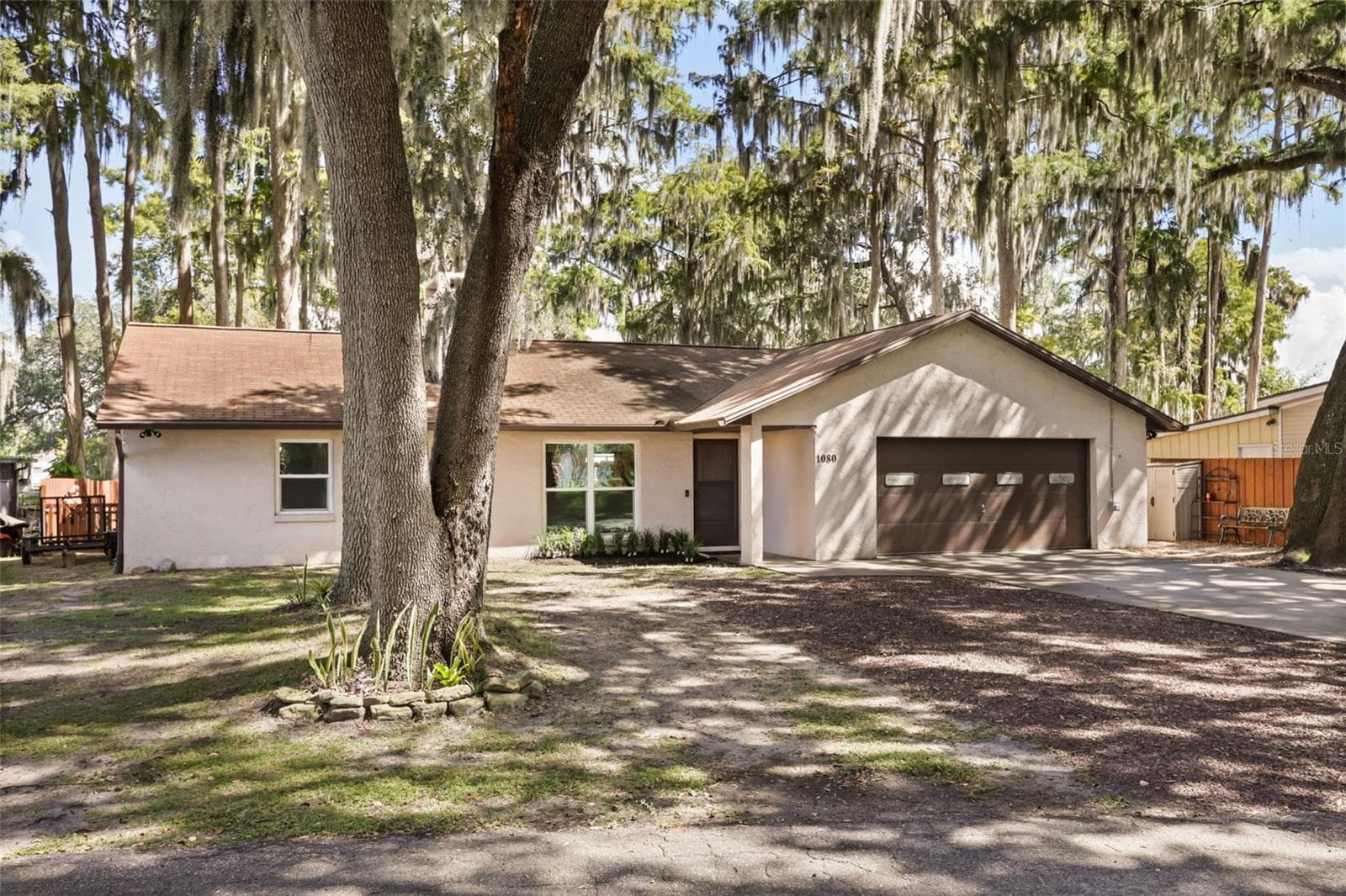Single Family Residence at 1080 FOREST DR, TAVARES, photo 2 of 47