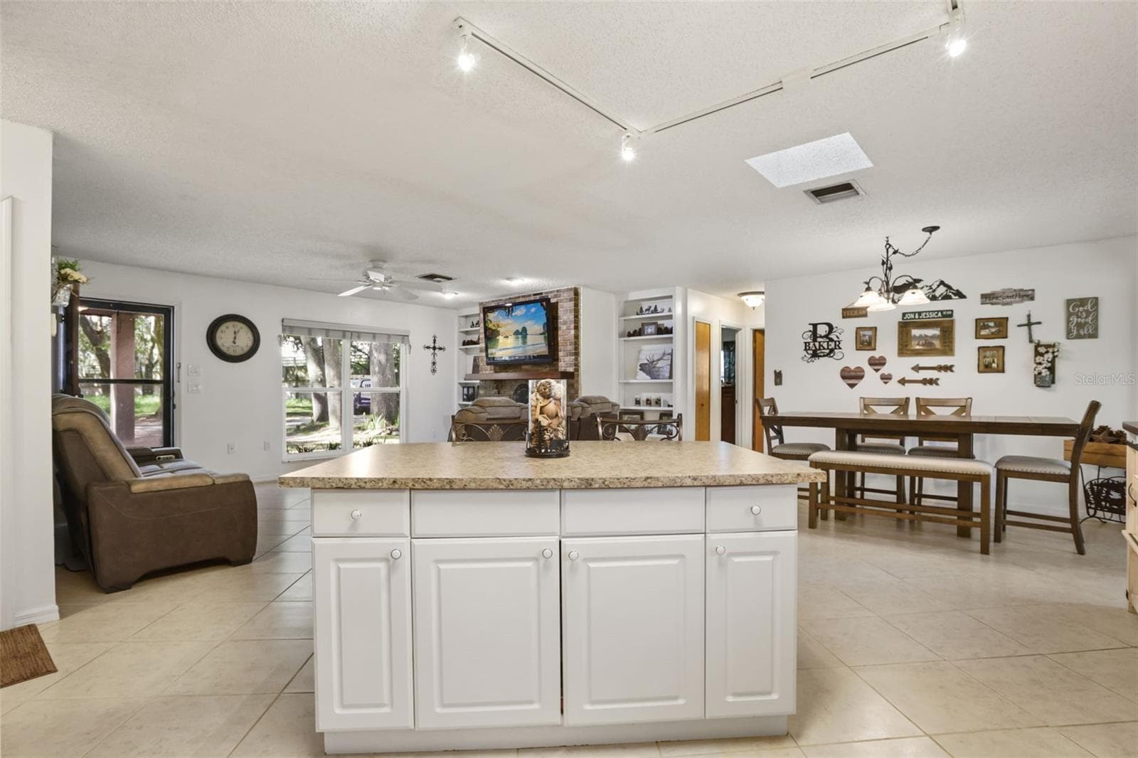 Single Family Residence at 1080 FOREST DR, TAVARES, photo 10 of 47