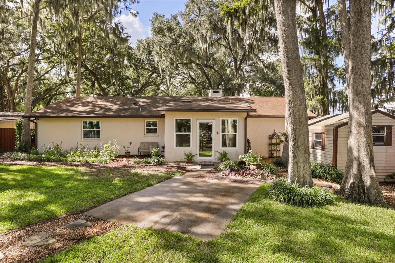 Single Family Residence at 1080 FOREST DR, TAVARES, photo 34 of 47