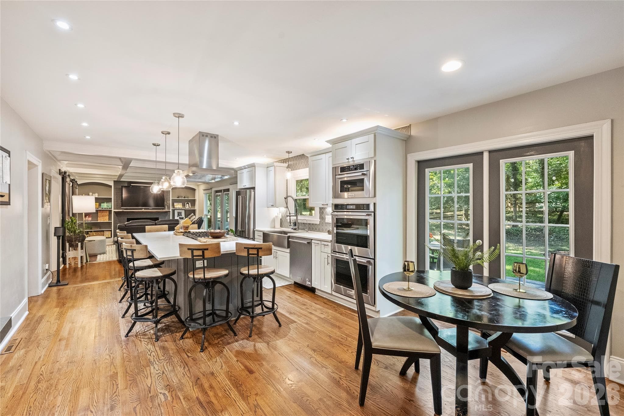 Single Family Residence at 5525 Lancelot Drive, Charlotte, photo 7 of 50