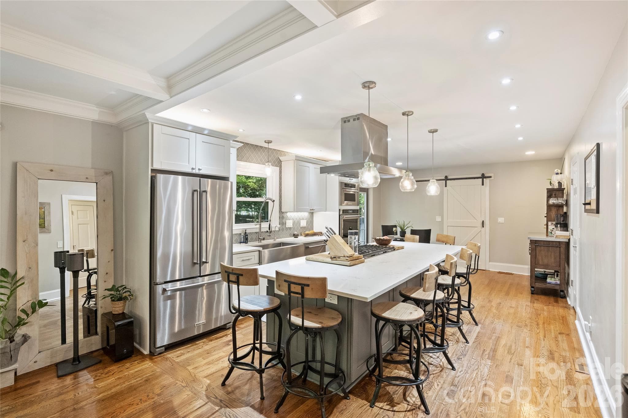 Single Family Residence at 5525 Lancelot Drive, Charlotte, photo 10 of 50