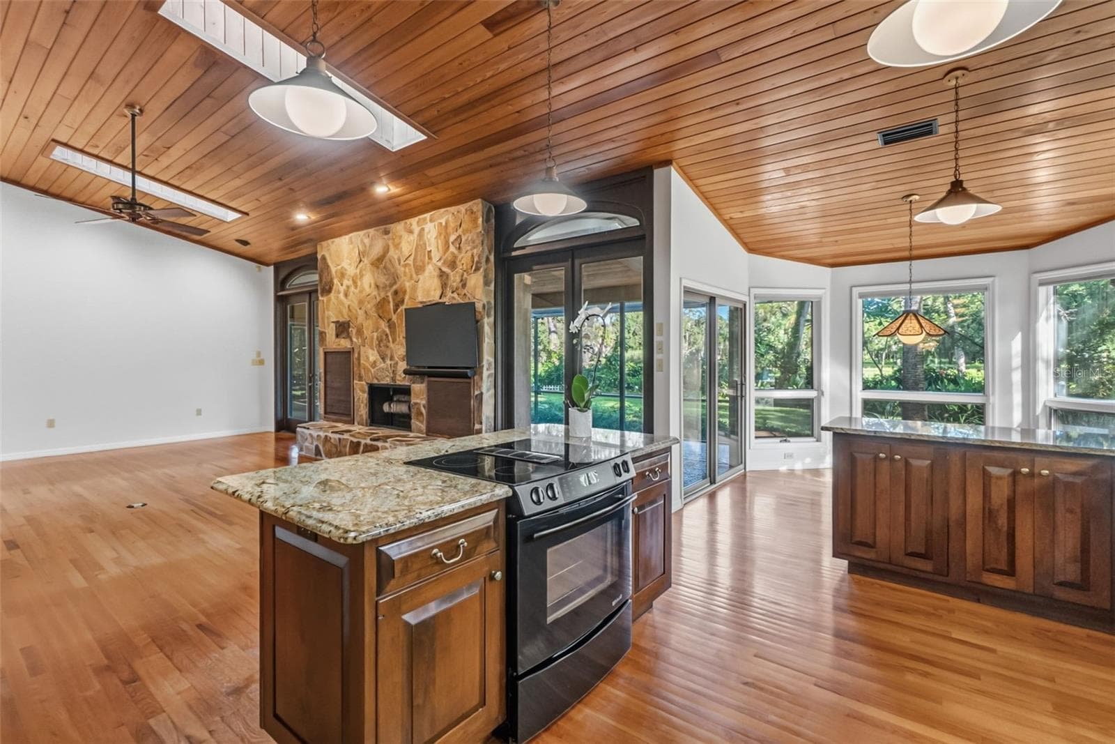 Single Family Residence at 5122 KESTRAL PARK S, SARASOTA, photo 10 of 46