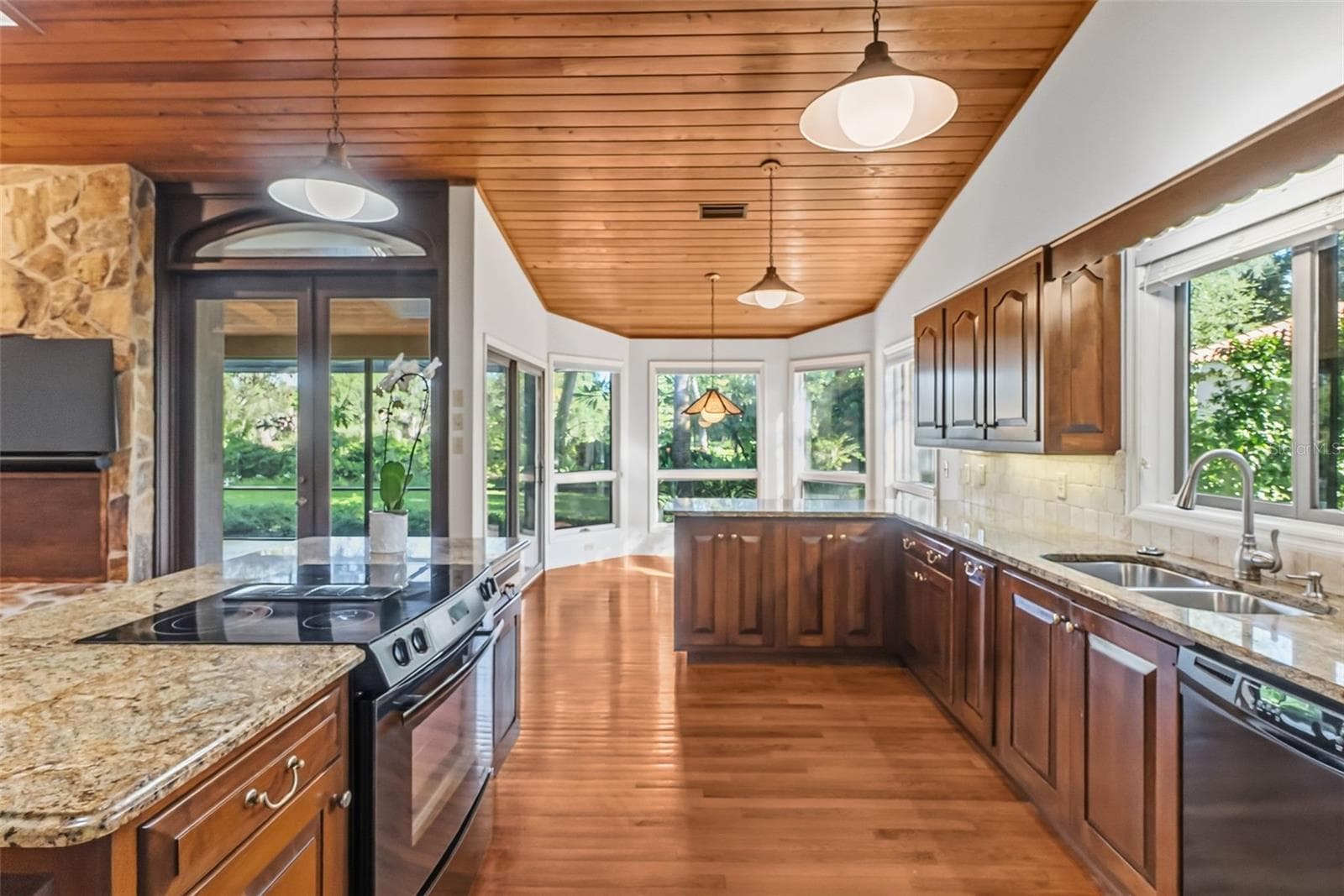 Single Family Residence at 5122 KESTRAL PARK S, SARASOTA, photo 11 of 46