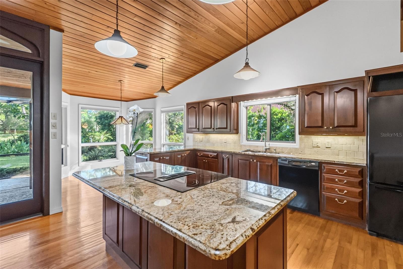 Single Family Residence at 5122 KESTRAL PARK S, SARASOTA, photo 13 of 46