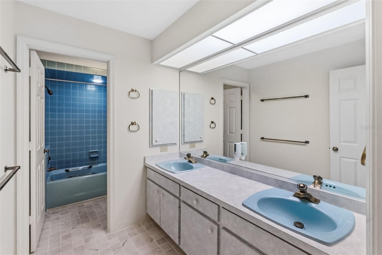 Single Family Residence at 5122 KESTRAL PARK S, SARASOTA, photo 26 of 46