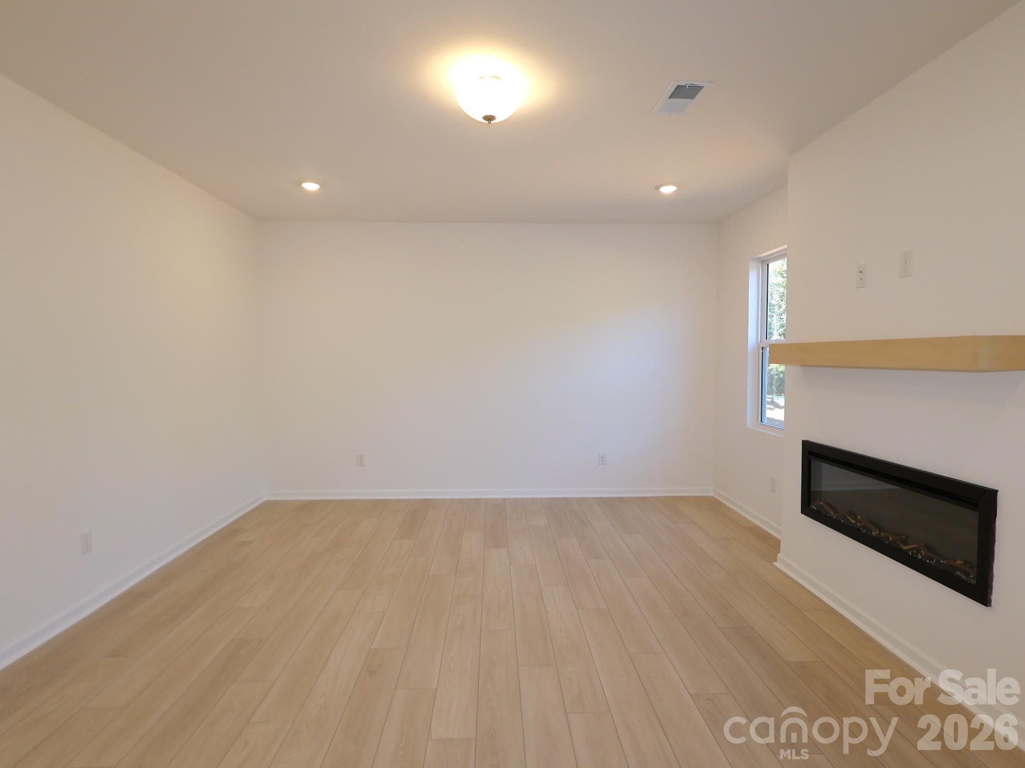 Family room - 242 Amber Glen Drive, Locust