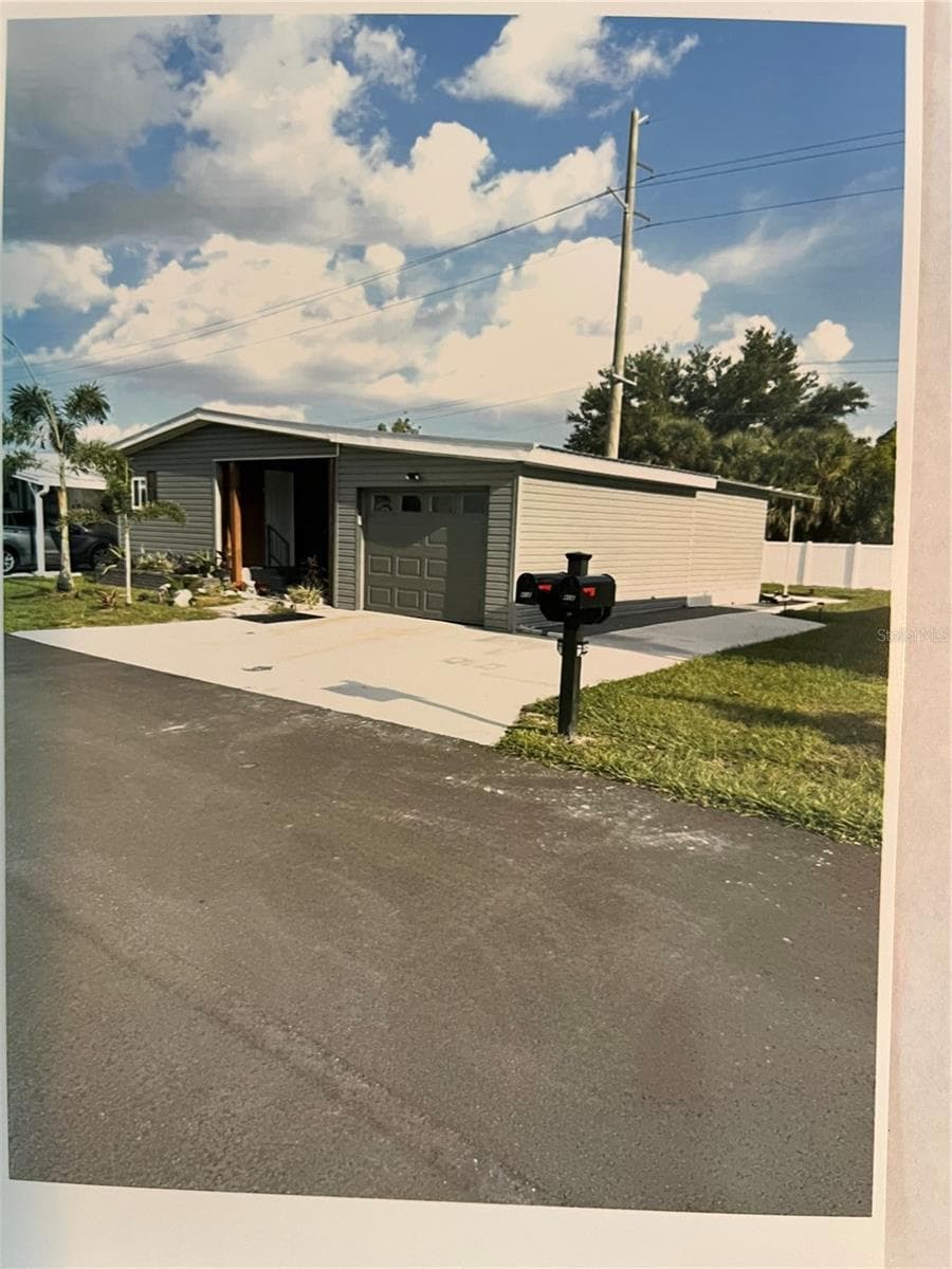Manufactured Home at 408 S CERVINA DR S, VENICE, photo 5 of 69