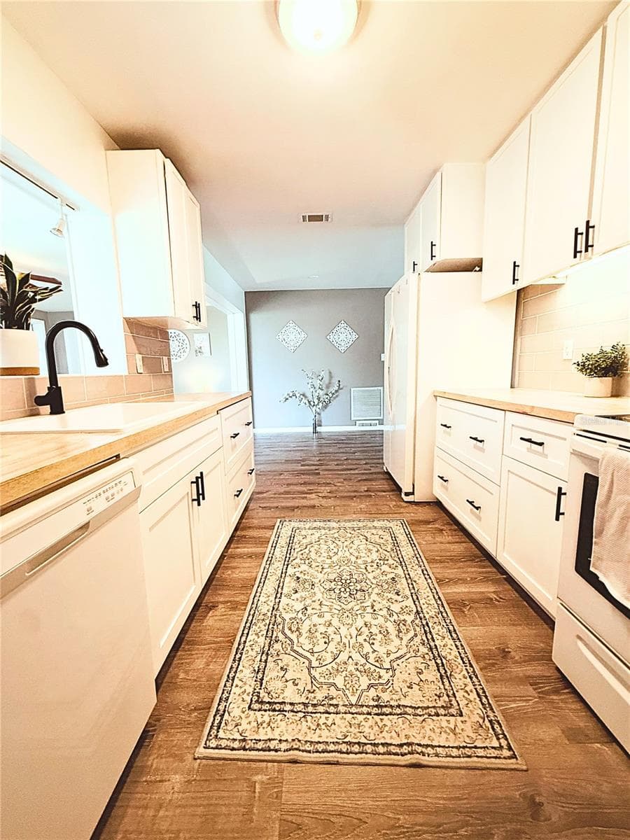 Kitchen - 102 GLEN RIDGE AVE, TEMPLE TERRACE